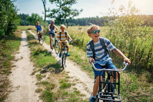 La'bel Balagne : Mother And Kids Are Enjoying A Bike Trip Together. Nikon D850