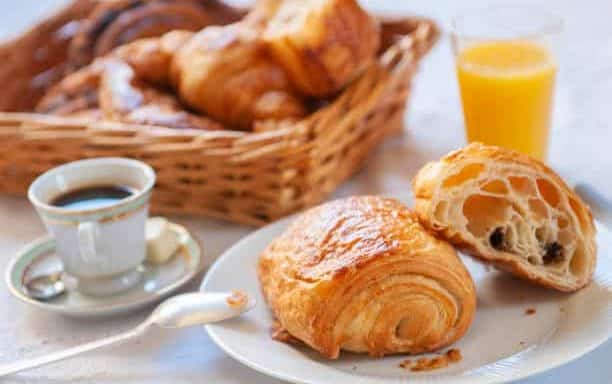 La'bel Balagne: caffè, succo d'arancia e qualche pasticcino francese